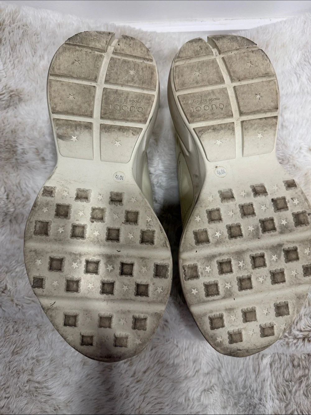 Gucci Cream Leather Sneakers with Blue & Green Artwork Gucci Hawaii